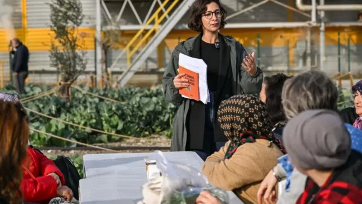 İzmir’de Bornovalı kadınlara toplumsal cinsiyet eşitliği