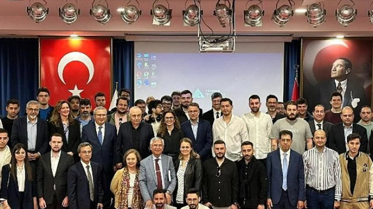 Gazzeli Mustafa, Sesini Duyurmak İçin Mektup Yazdı: Savaş Ruhlarımızı Parçalıyor, Hayallerimizi Yok Ediyor