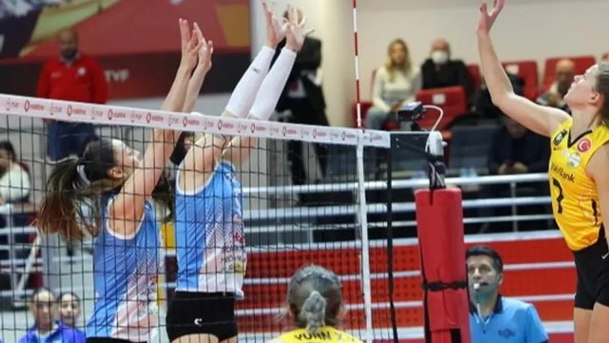 VakıfBank set vermeden kazandı