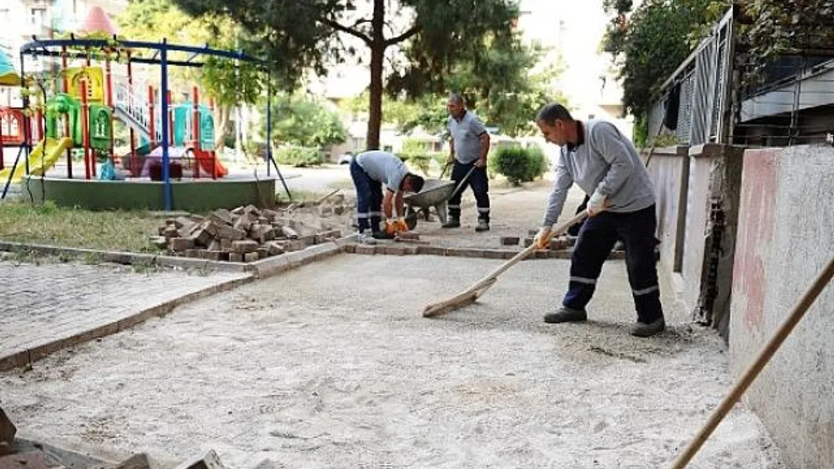 Karşıyaka Belediyesi 1 ayda 100’den fazla parkı bakıma aldı