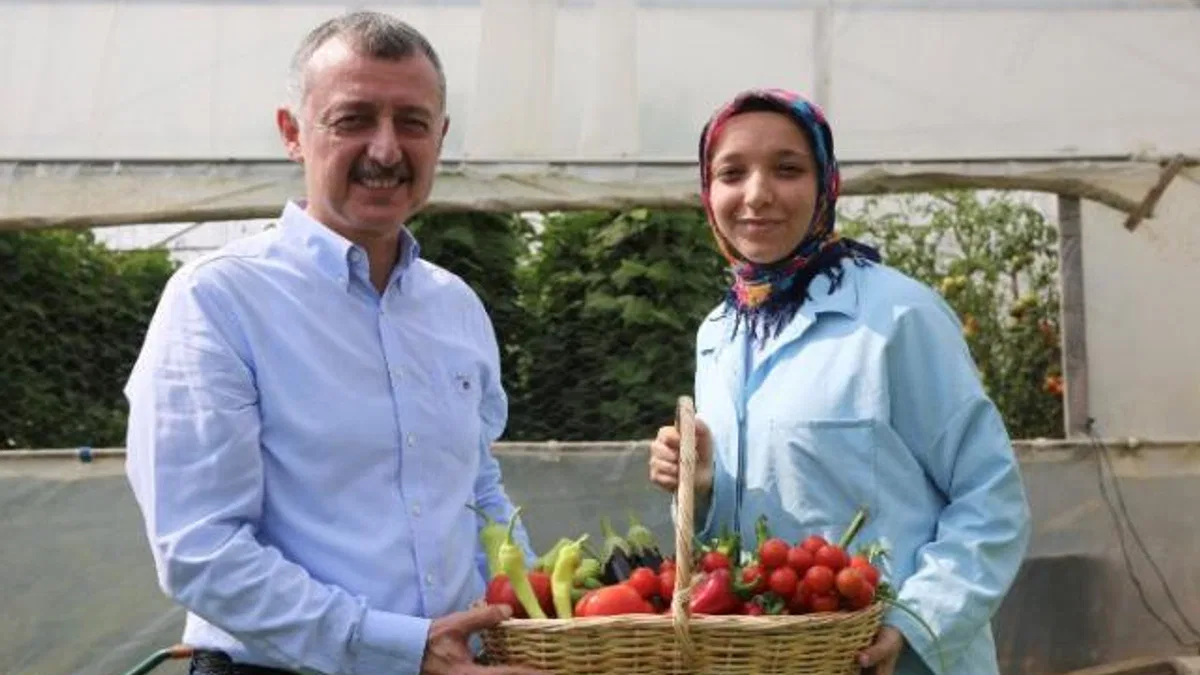 Başkan Büyükakın’dan kadın üreticiye destek