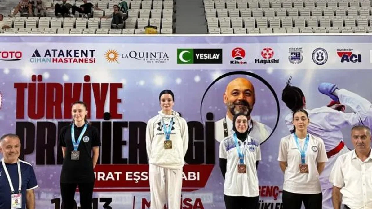 Bursa Büyükşehir Belediyesporlu karatecilerden 8 madalya