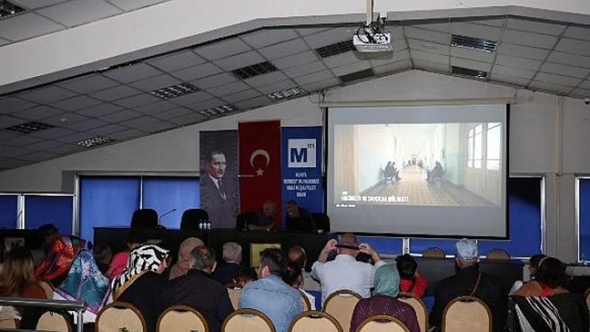 Konya Büyükşehir’den Görme Engelliler İçin Sesli Betimlemeli Film Etkinliği