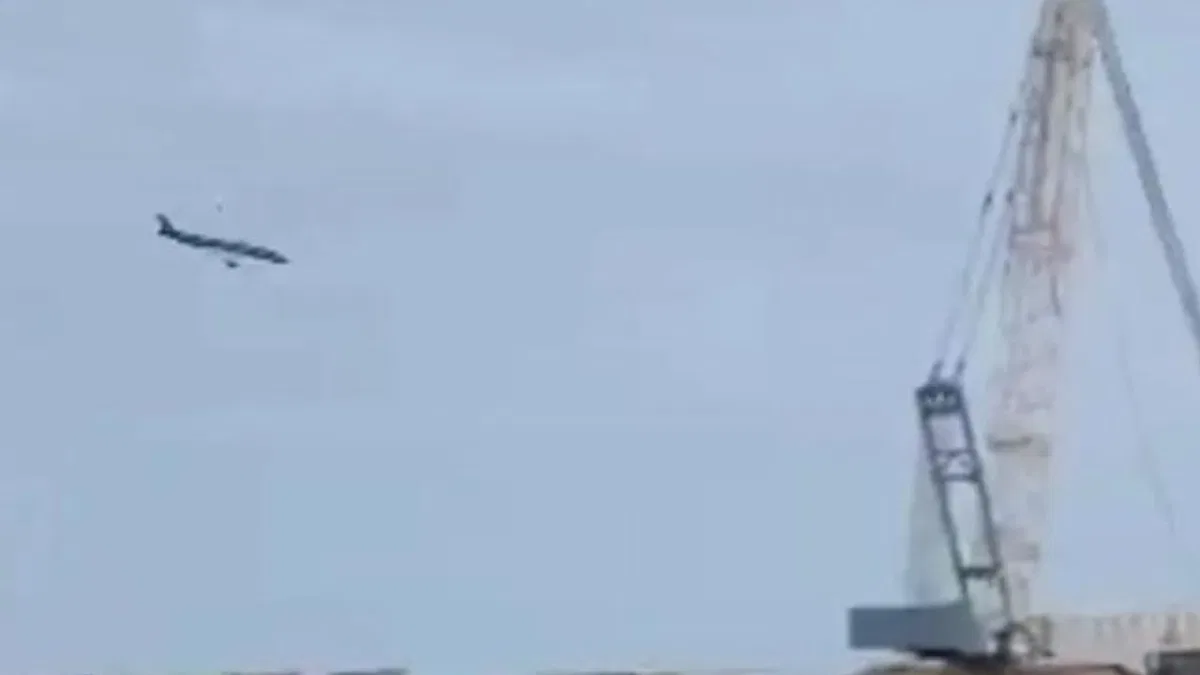 Kazakistan’da uçak düştü!