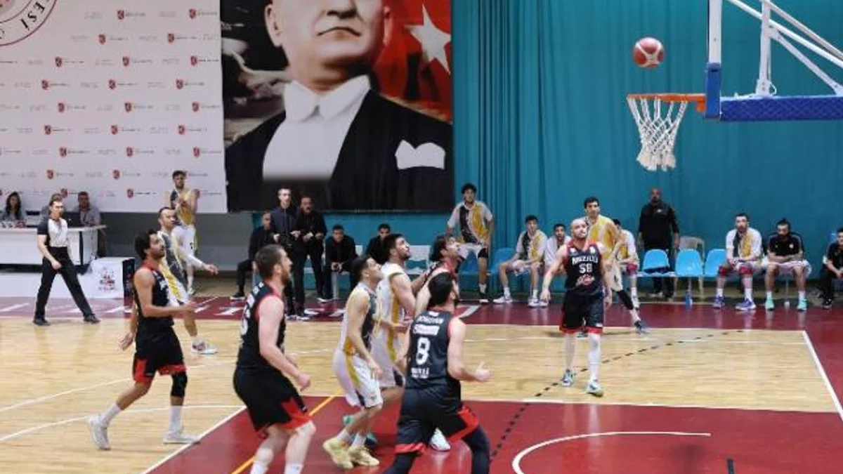 Konya basketbolda finale yürüyor