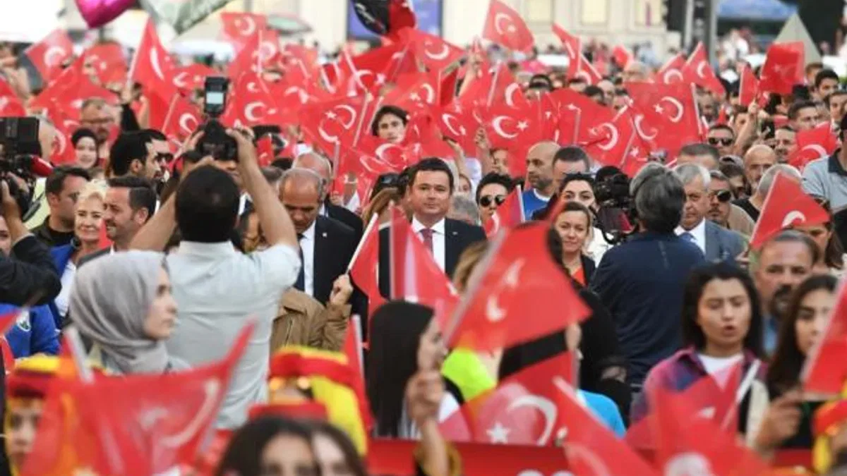Bursa Osmangazi’de omuz omuza 19 Mayıs yürüyüşü