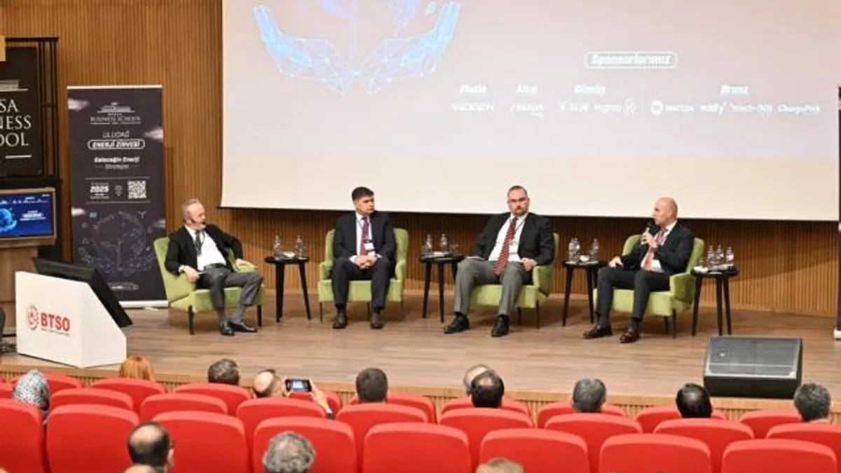 ‘Geleceğin Enerji Stratejisi’ Uludağ Enerji Zirvesi’nde konuşuldu