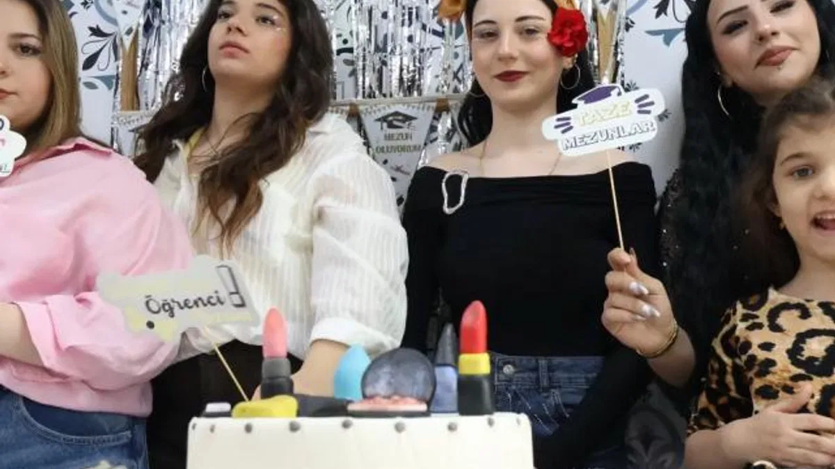Kocaeli’de ‘Beyaz Kalpler’in mezunları mesleğe uğurlandı