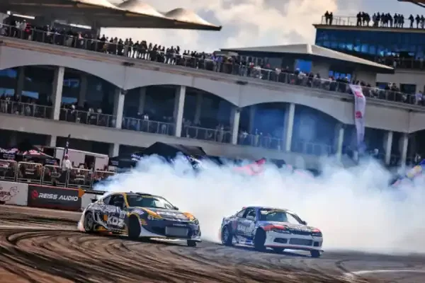 Drift mücadelesi İstanbul Park'ta nefes kesti