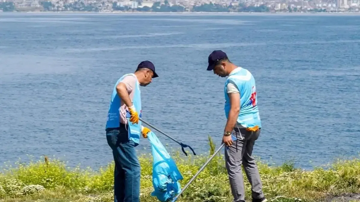 Beylikdüzü’nde özel kıyı temizliği