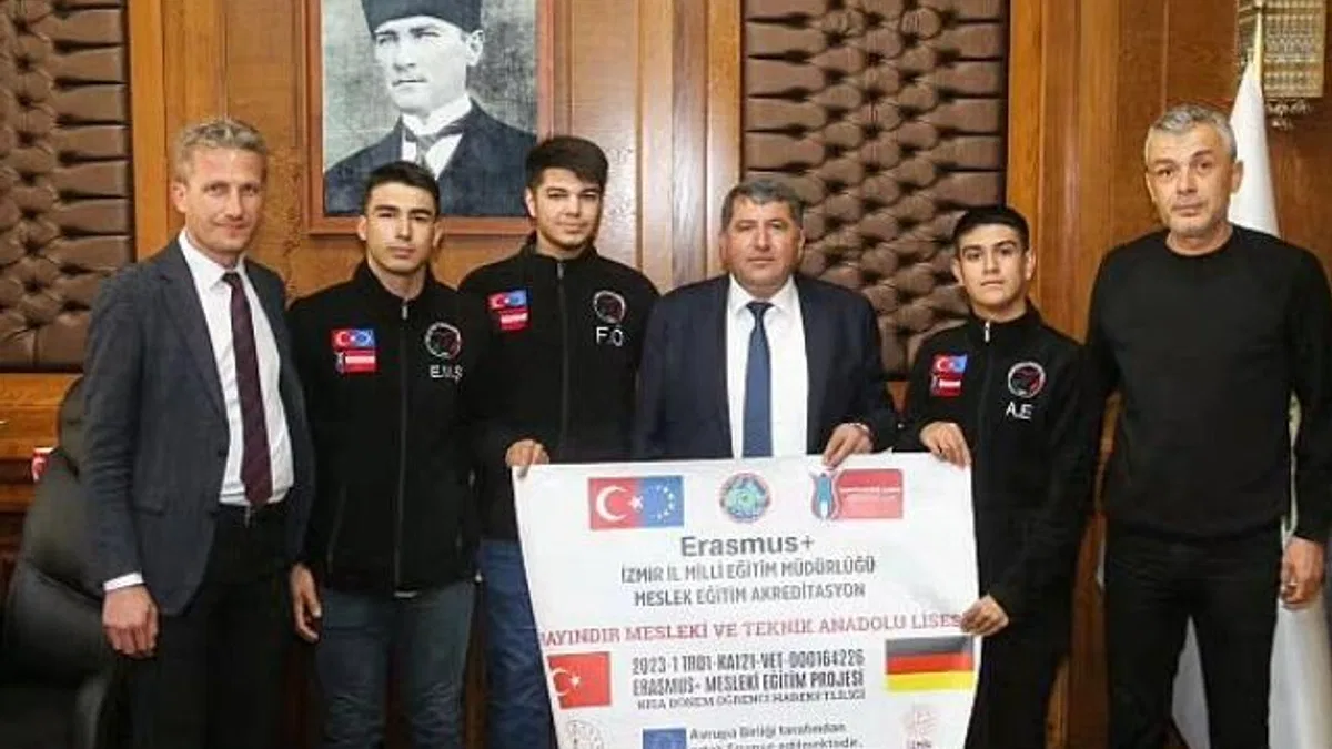 Bayındırlı Öğrenciler Belediye Başkanı Davut Sakarsu’yu Ziyaret Etti