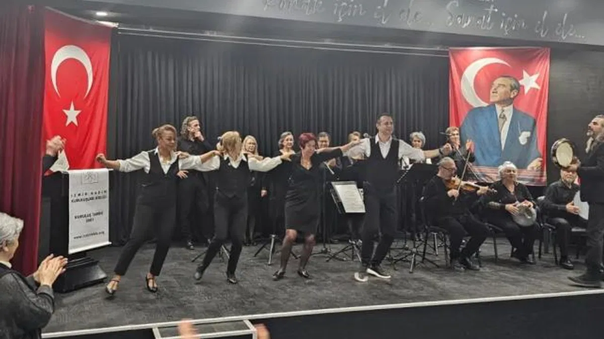 İzmirli kadınlardan mübadeleye müzikli-danslı anma