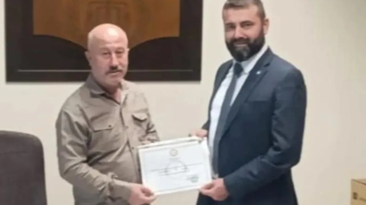 İYİ Parti Mudanya’da Ersin Erdönmez mazbatasını aldı