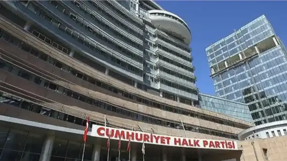281 eski milletvekili CHP’den istifa etti