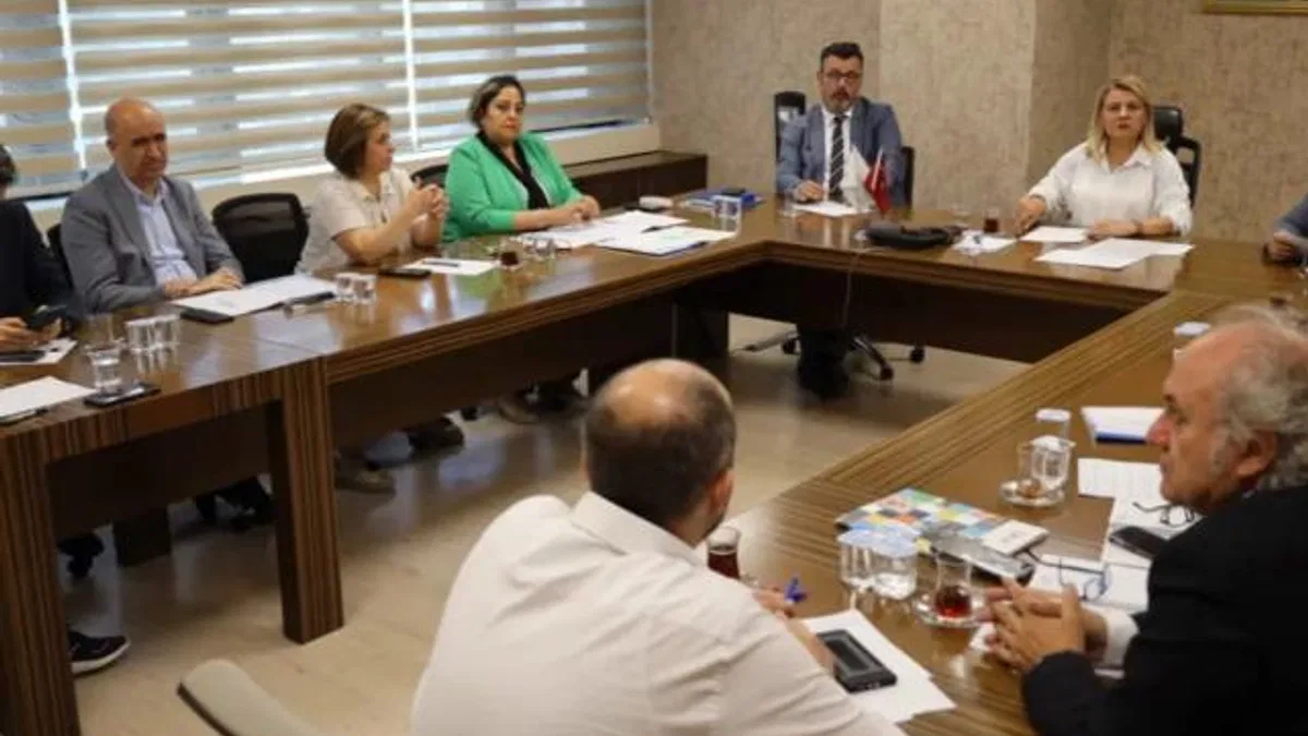 İzmit Belediyesinde başkan yardımcıları göreve başlıyor