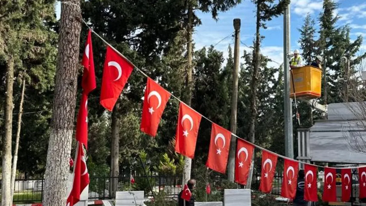 Kocaeli Gebze Şehitliği’nde kapsamlı bakım ve peyzaj çalışması
