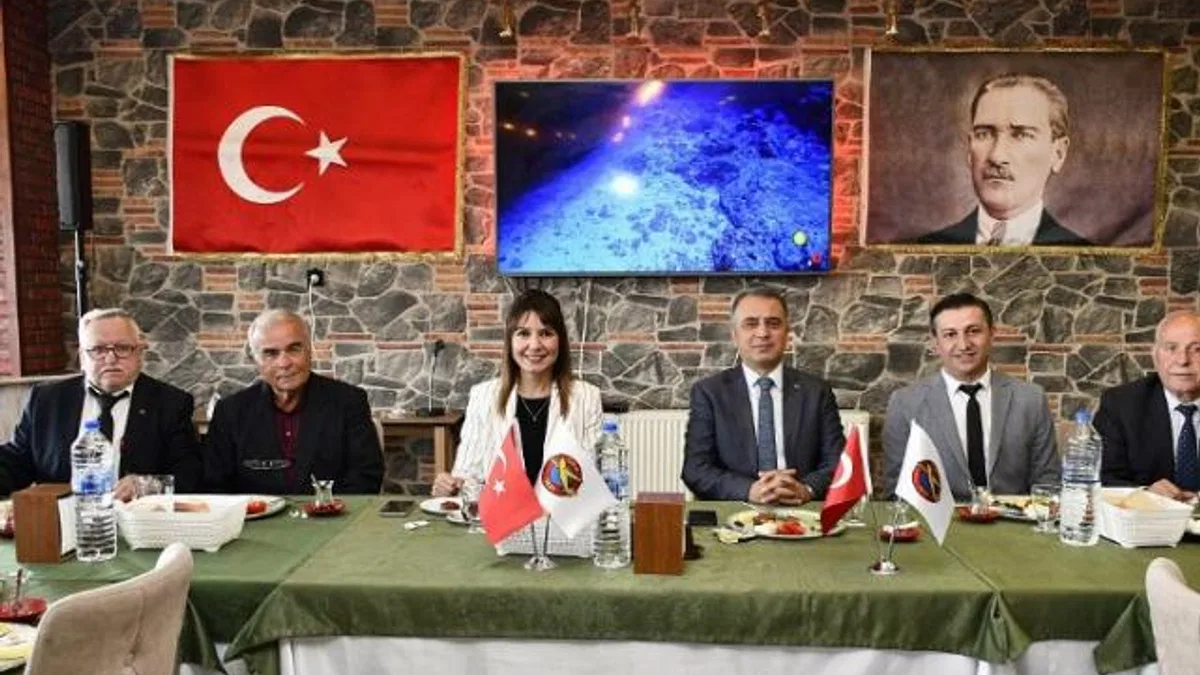 Başkan Nergiz Karaağaçlı Öztürk muhtarlarla buluştu
