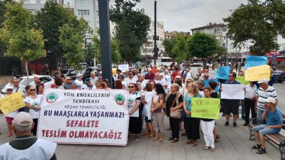 Keşan’da emeklilerden maaş protestosu