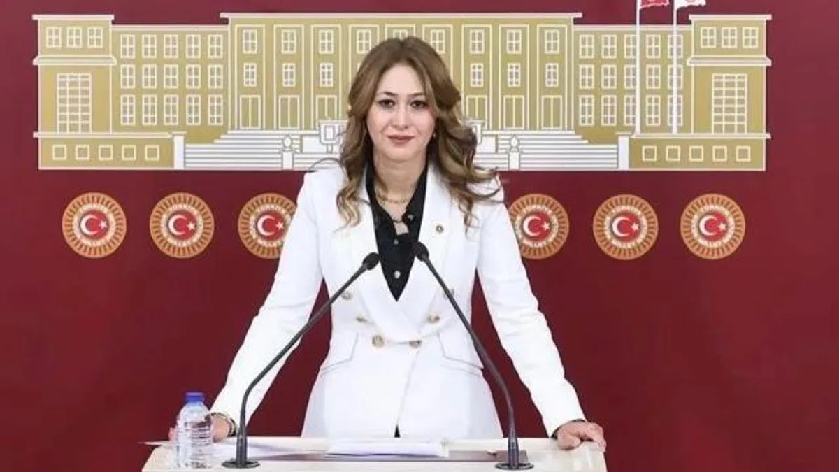 MHP’li Karakoç Dora, Trump ile Zelenskiy görüşmesini değerlendirdi