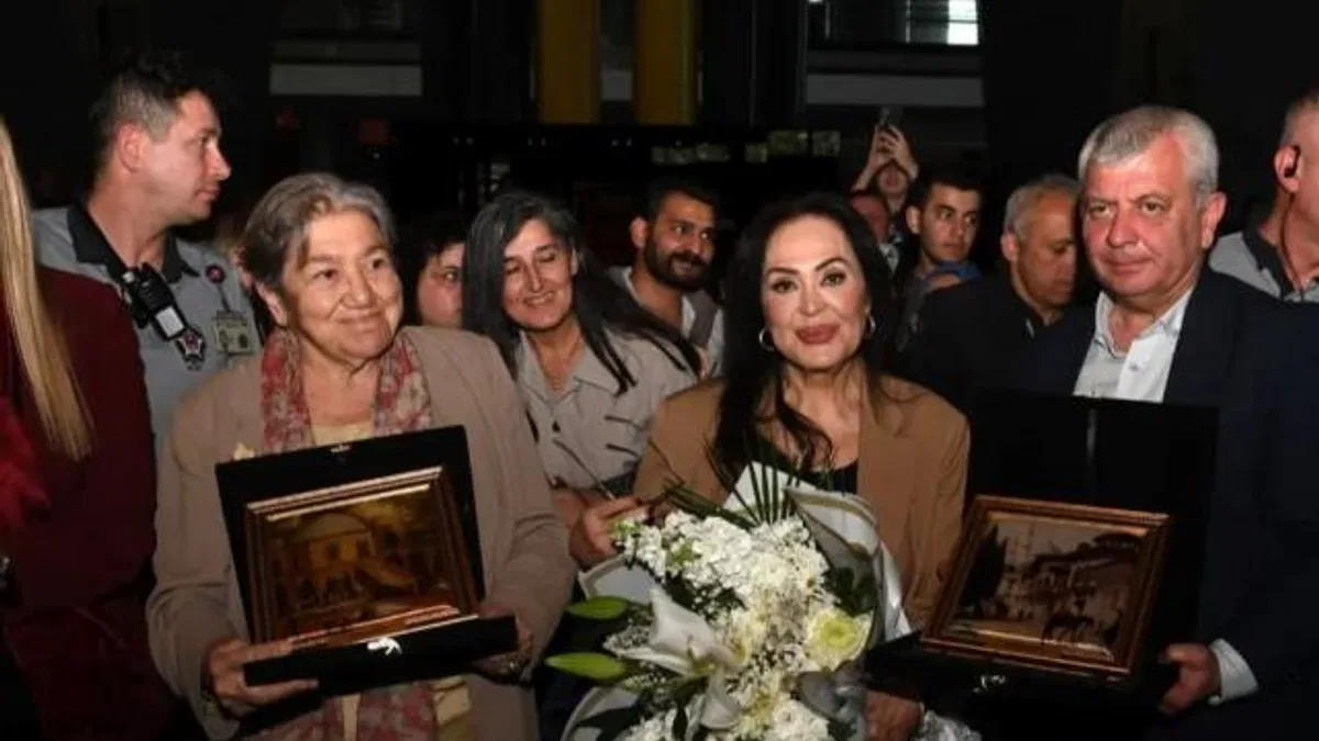 Türkan Şoray’a Osmangazi’de sevgi seli