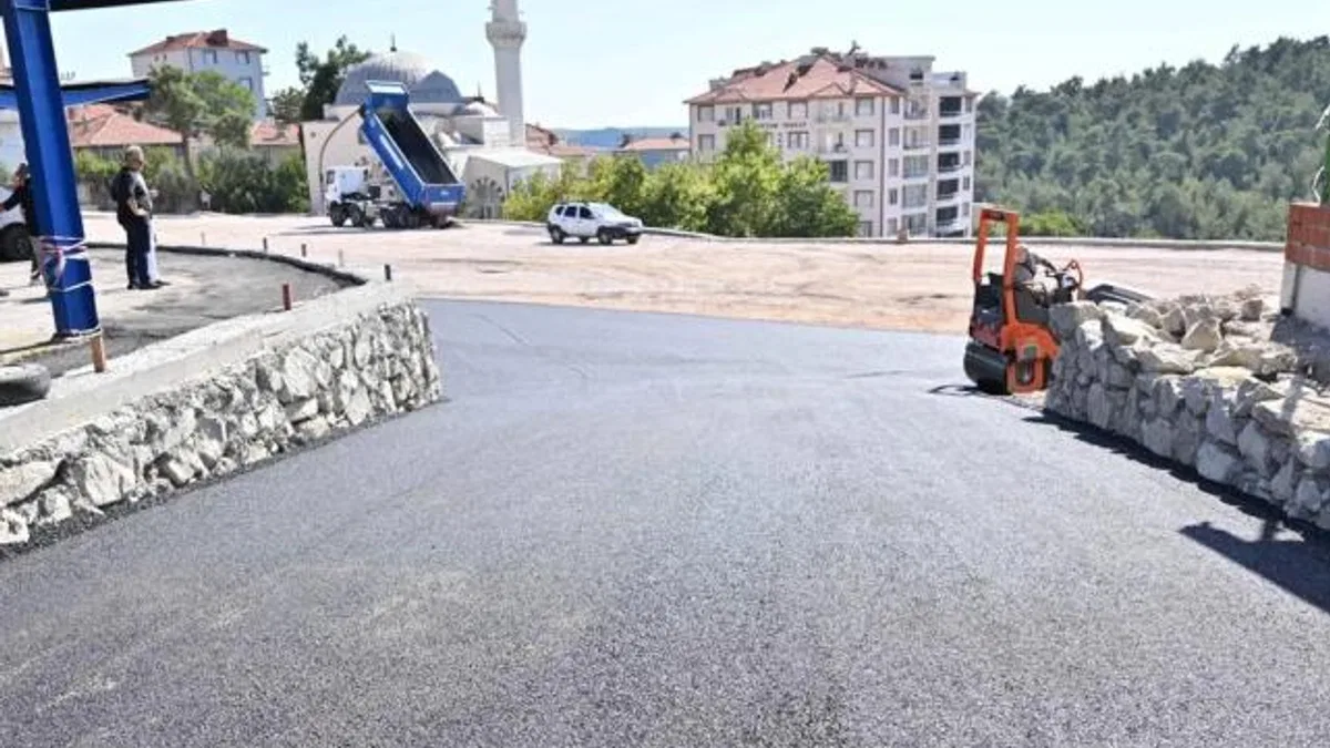 Manisa Büyükşehir’den Gördes’e asfalt