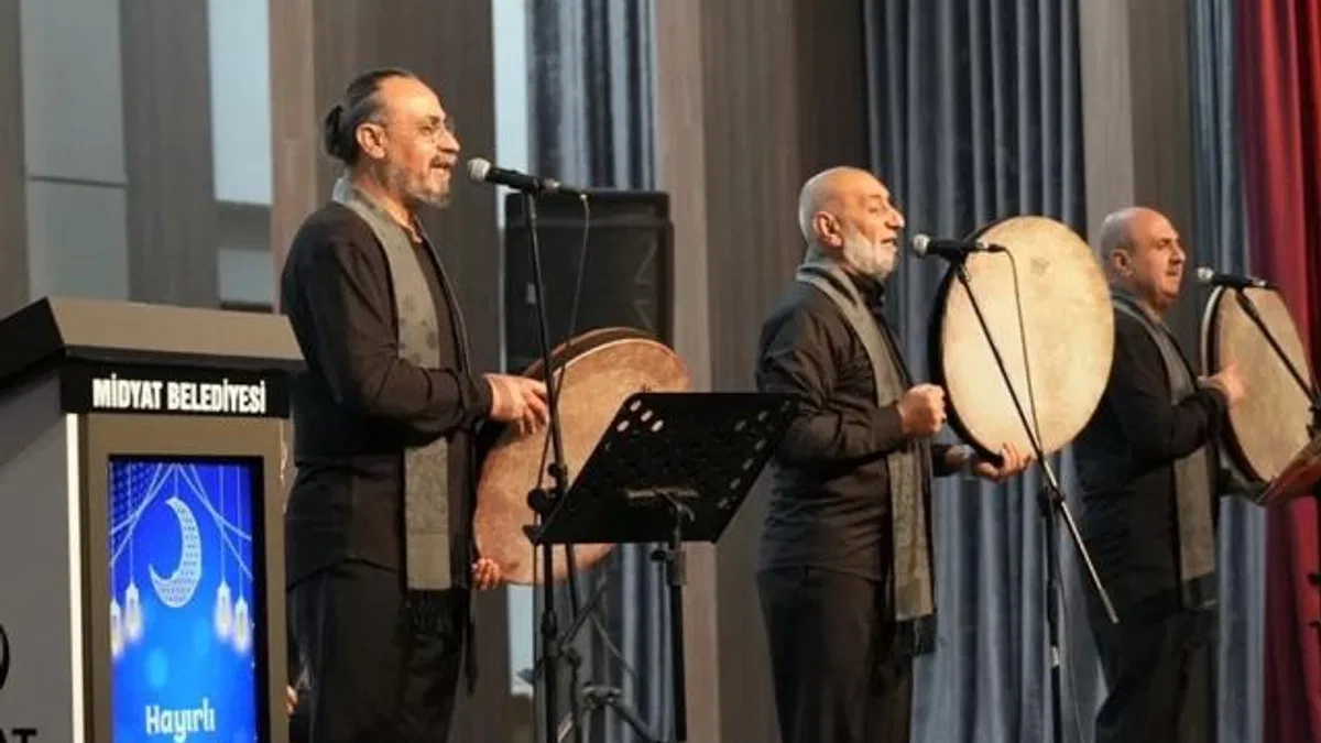 Midyat’ta Grup Tillo’dan ilahi ziyafeti