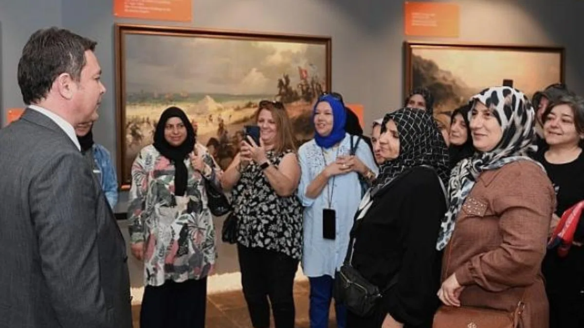 Başkan Aydın, Fetih Müzesi’ni gezen Osmangazili kadınlar ile bir araya geldi