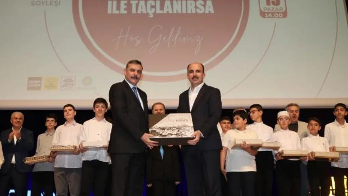 Erzurum Valisi, Konya’da hafız adayı öğrencilerle buluştu