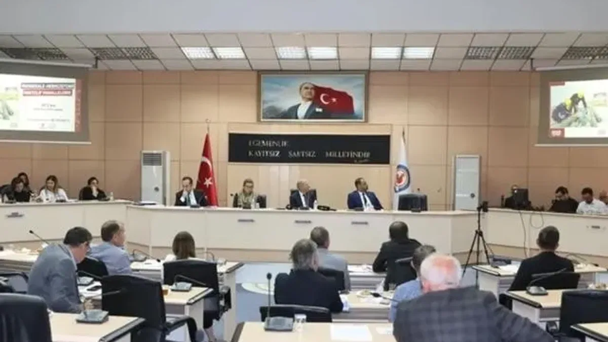 Denizli’de çiftçiye tohum, dar gelirliye bayram desteği