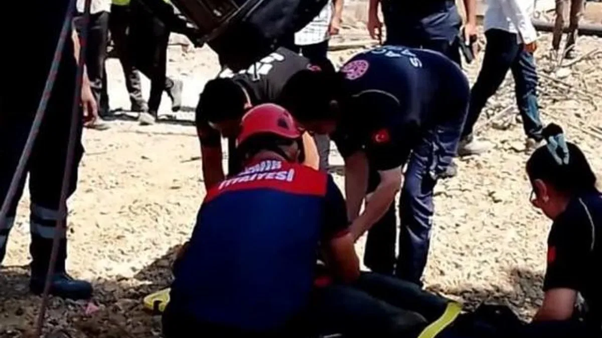 İzmir İtfaiyesi kuyuya düşen vatandaşı kurtardı