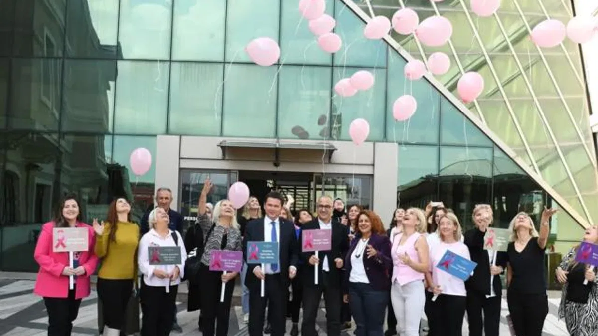Osmangazi’de pembe balonlar meme kanserine farkındalık için uçuruldu