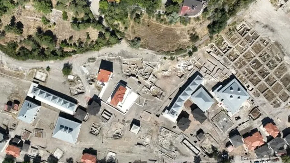 Sivas Kalesi’nde 3. etap sürüyor