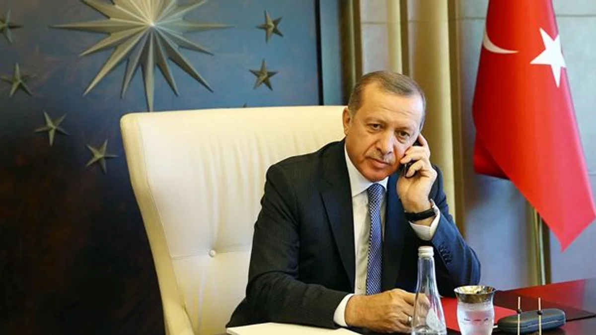 Cumhurbaşkanı Erdoğan’dan yoğun telefon diplomasisi, Pezeşkiyan ile görüştü
