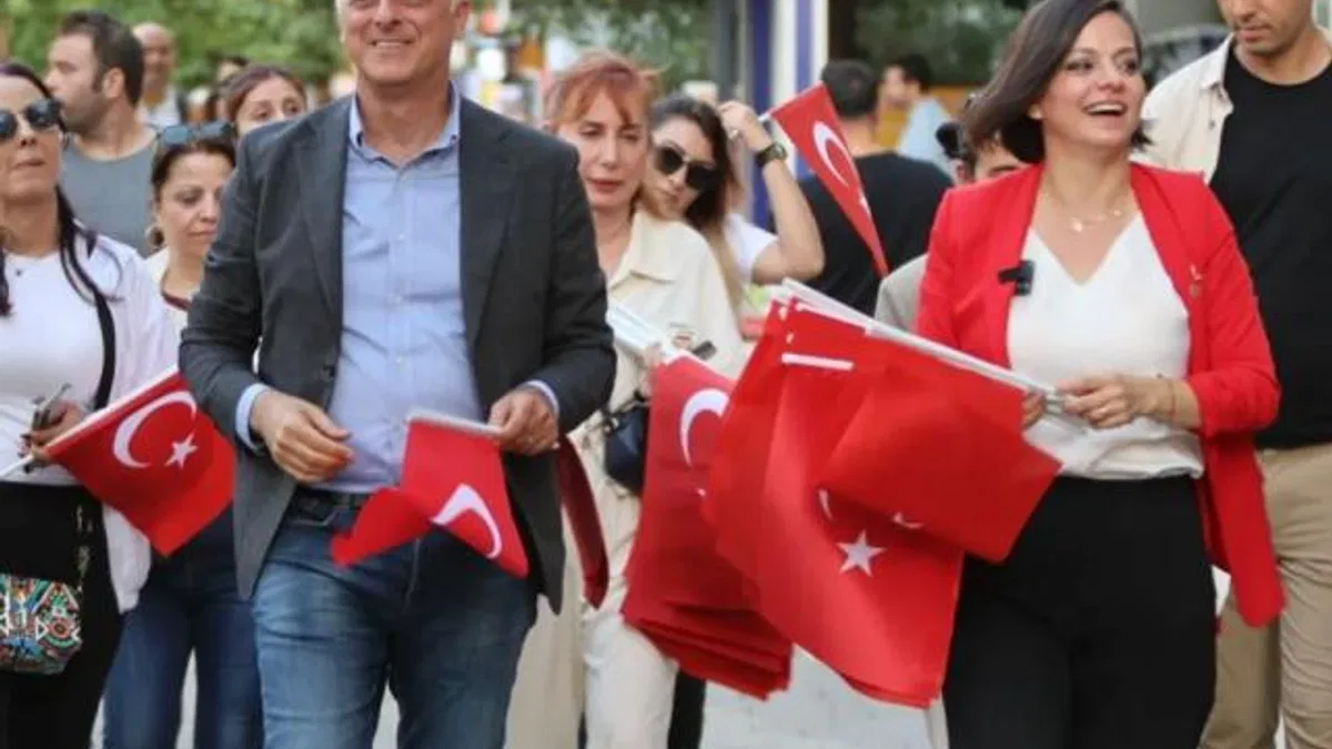 Karabağlar’da 19 Mayıs coşkusu yürüyüşle başladı
