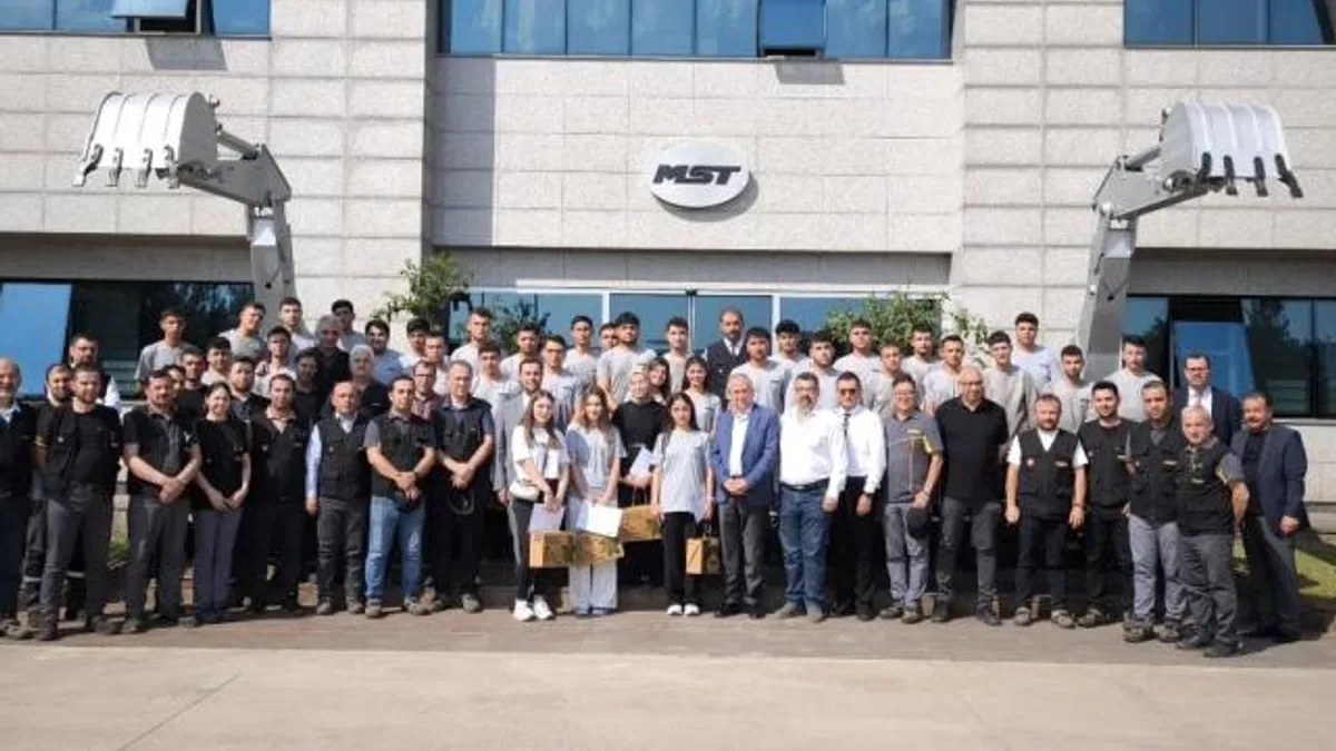 MST Akademi ilk mezunlarını verdi… Sektöre nitelikli genç güç