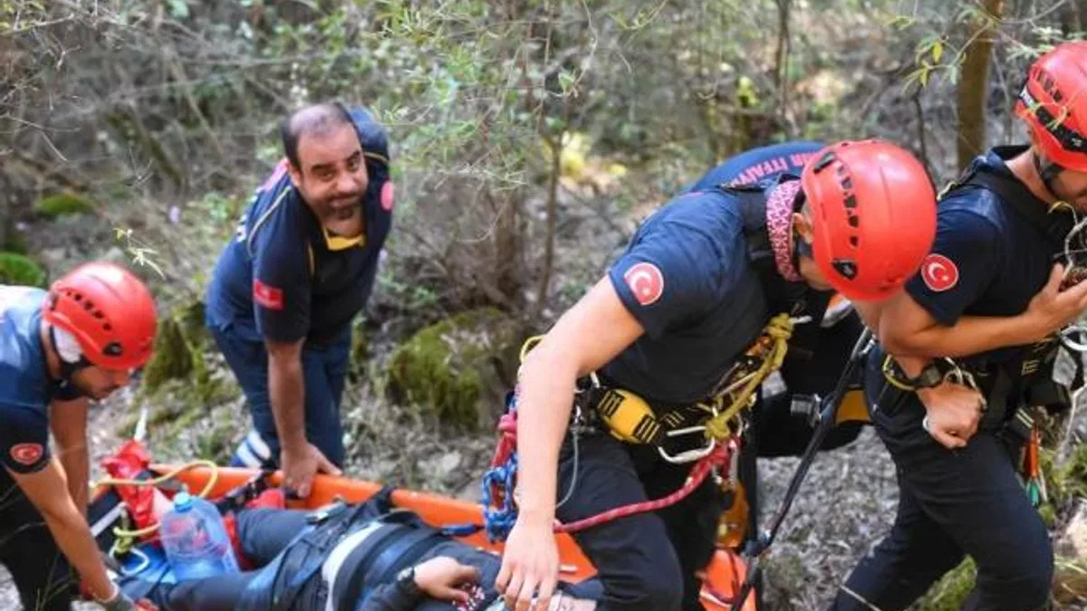 Terapi Ormanı’nda kurtarma operasyonu! Dağlık arazide yürüyüş yapınca…