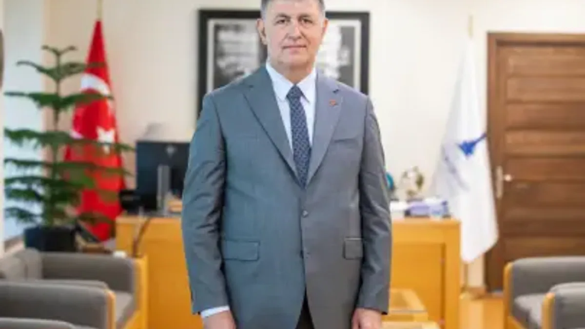 Cemil Tugay CHP’den istifa etti! Görevini bağımsız sürdürecek