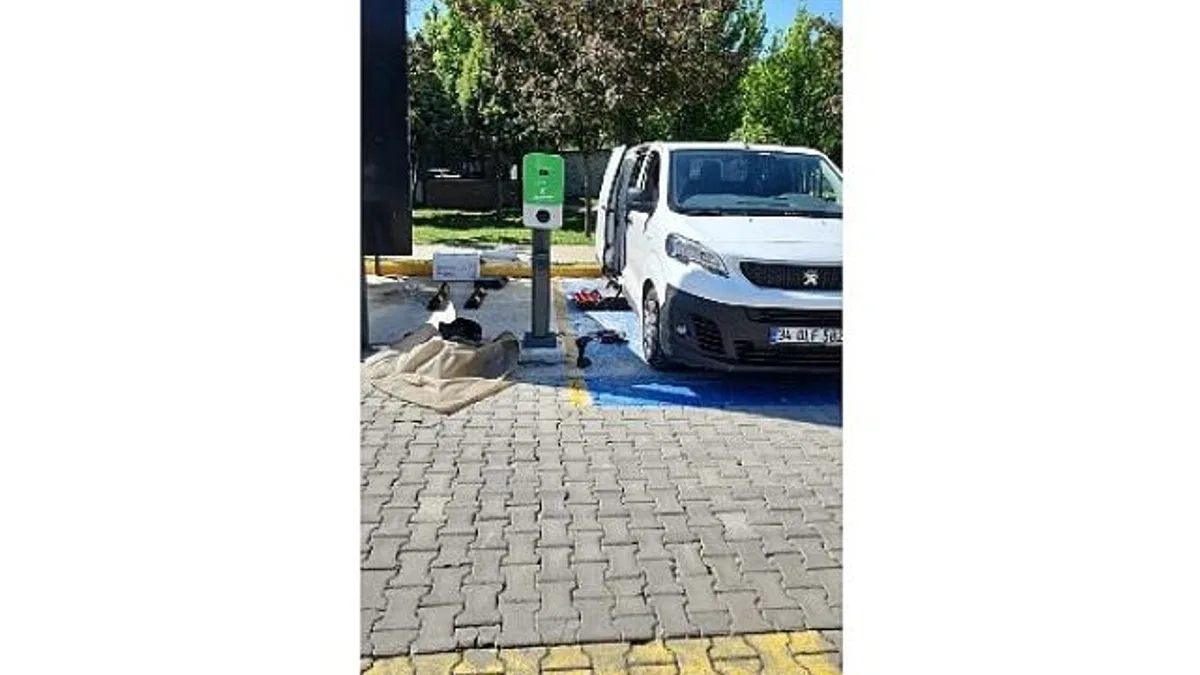 Kartepe’de Çevreci Ulaşım İçin Şarj İstasyonları Hizmete Açıldı