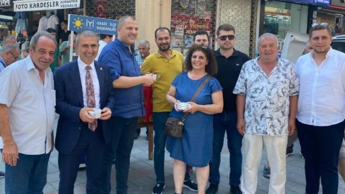 Gebze’de İYİ Parti’den 2 bin kişiye aşure ikramı