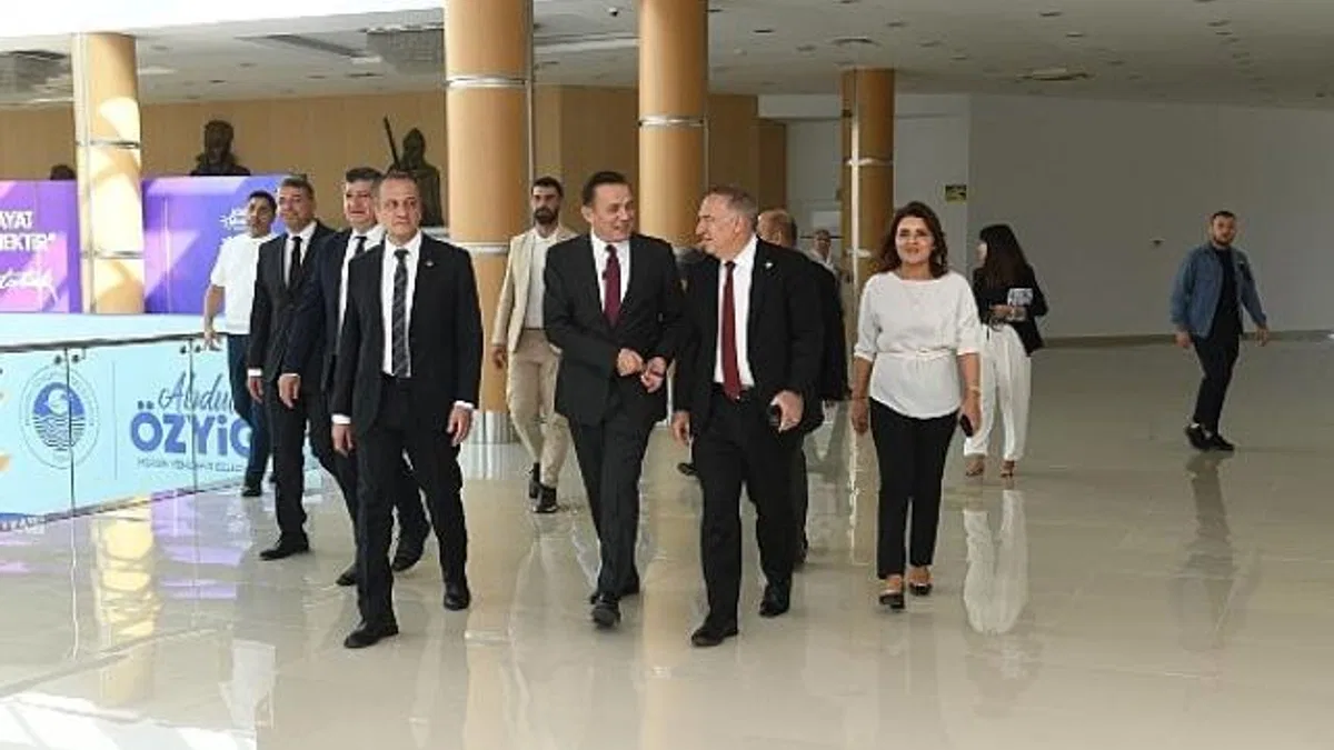 Başkan Abdullah Özyiğit, CHP Genel Başkan Yardımcılarını ağırladı