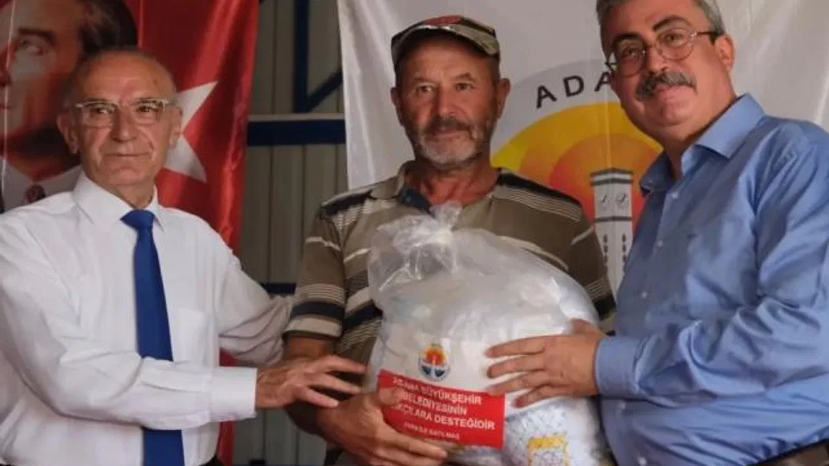 Adana Karataş balıkçısına malzeme desteği