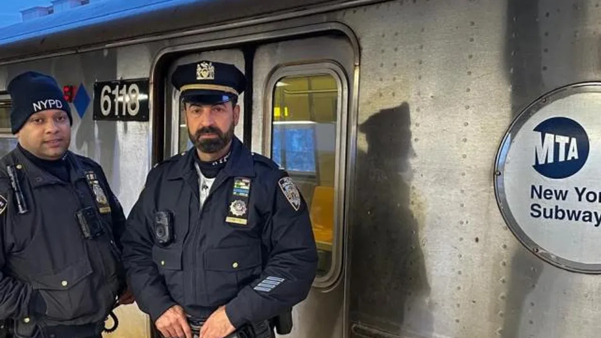 Queens metrosunun başında bir Türk