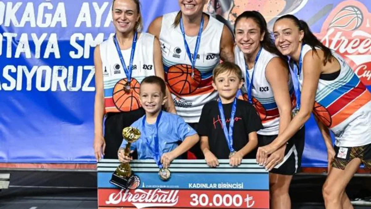 3×3 Streetball İzmir Cup 2025’te ödüller sahiplerini buldu