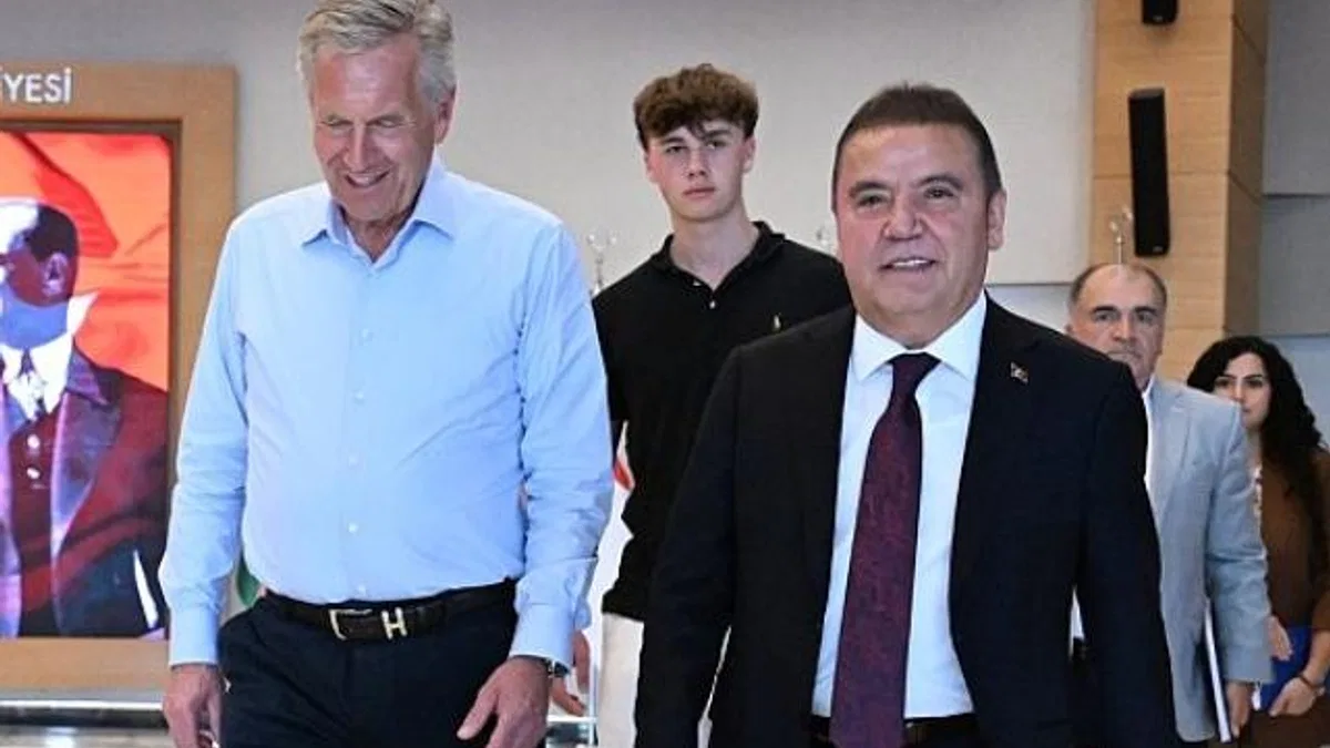 Almanya Eski Cumhurbaşkanı Wullf’tan Başkan Böcek’e ziyaret