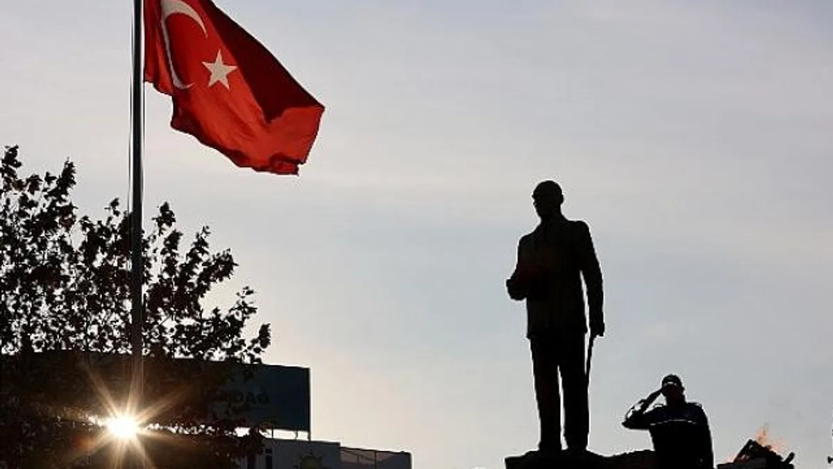 Urla’da saygı ve özlemle Atatürk’e vefa