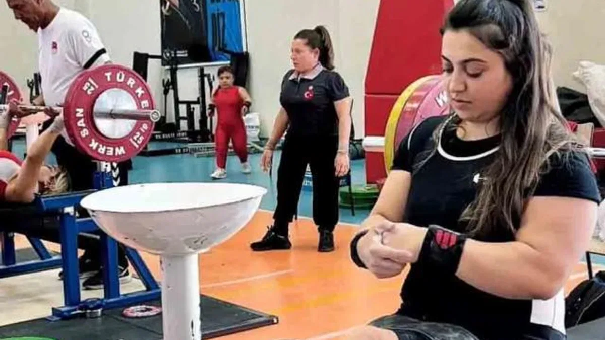Meramlı haltercilerden Türkiye Şampiyonası’nda çifte zafer