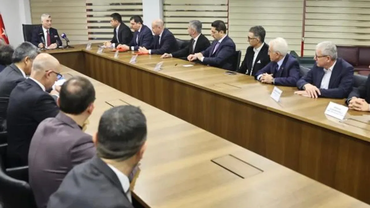 Bakan Bolat, ayakkabı sektörü temsilcileriyle buluştu