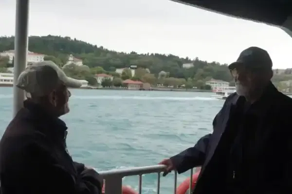 İstanbul'da yaşayan yaşlılar anlamlı etkinlikte denizle buluştu
