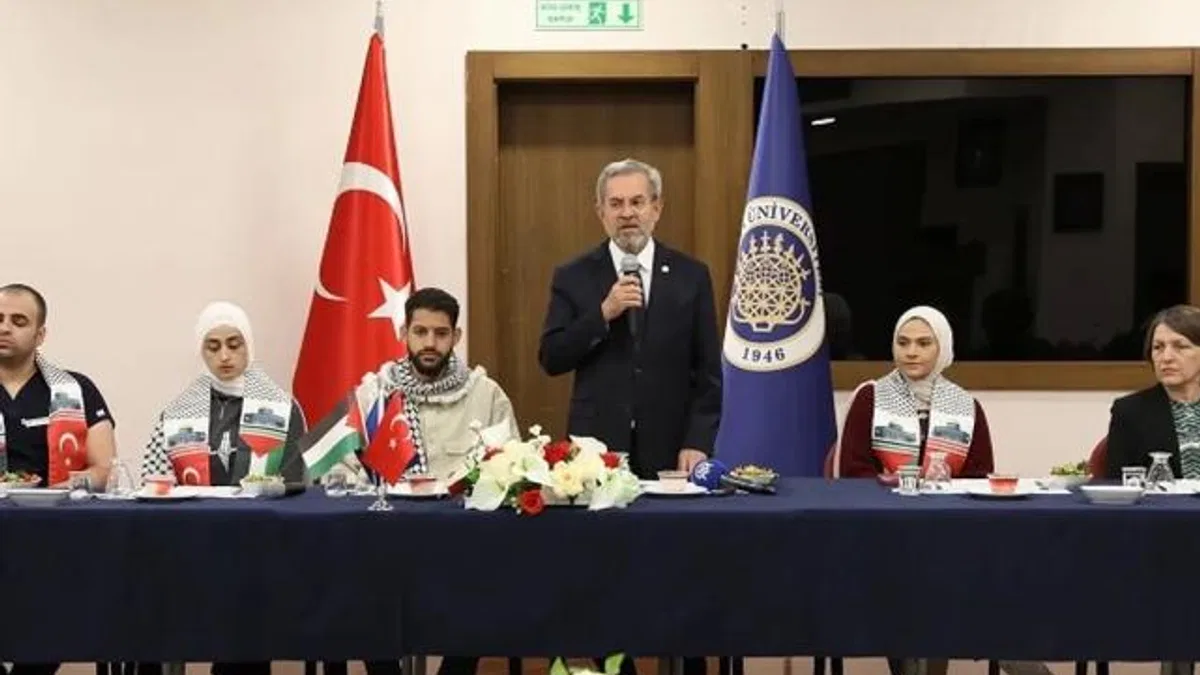 Ankara Üniversitesi’nde akademik kadro Filistinli öğrencilerle buluştu