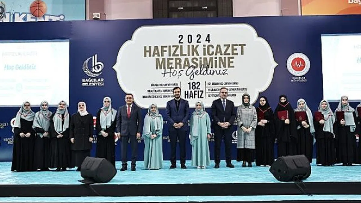 Bağcılar’da 182 kız hafız, taçlarını taktı